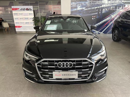 奥迪 2023款奥迪A6L40 TFSI 豪华动感型正前