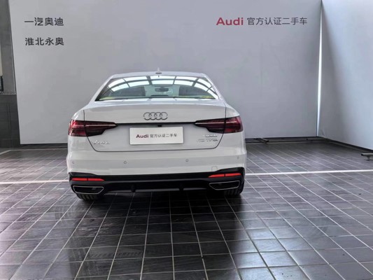 奥迪 2023款奥迪A4L40 TFSI 时尚动感型正后